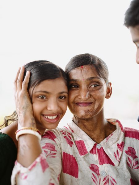 Payel og Rohit med deres mor 2